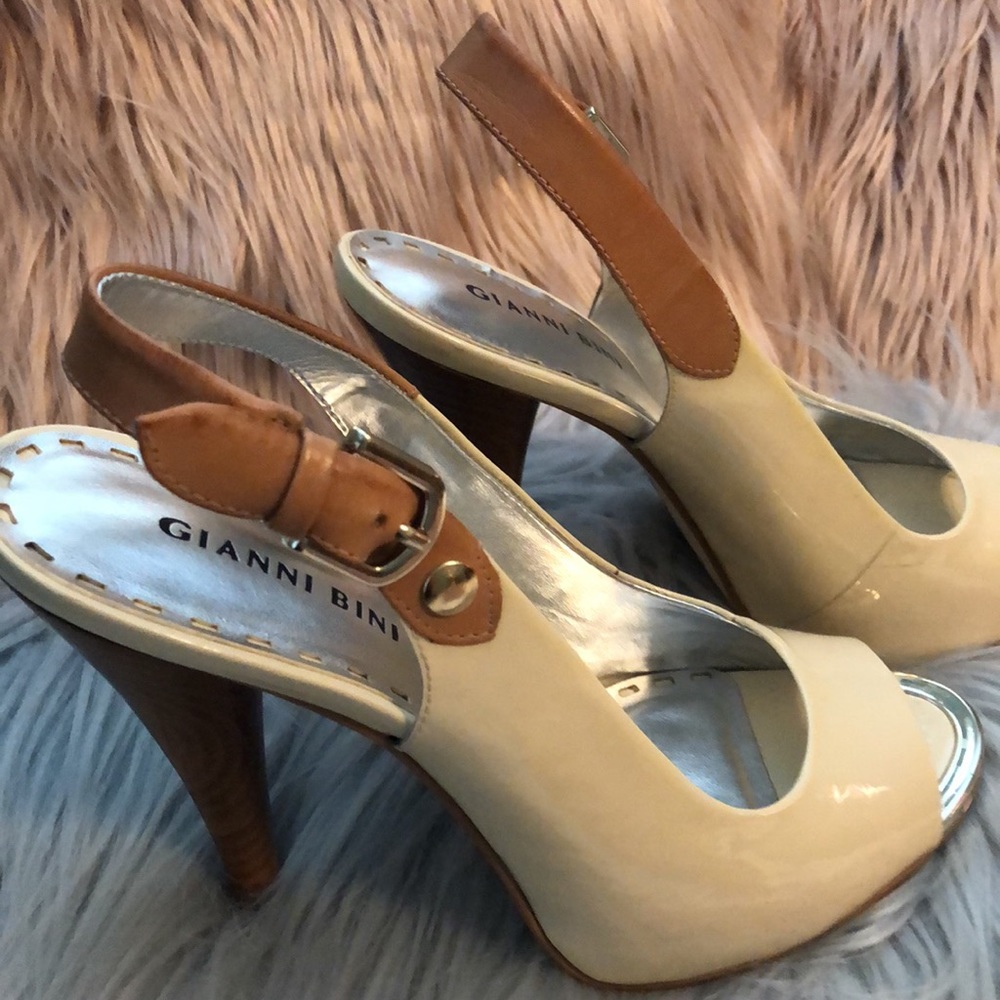 GIANNI BINI Patton heels gold peep toe wood heel